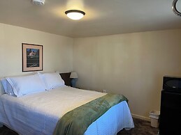 Jake's Corner Motel