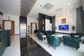 Golden Rose Deluxe Hotel