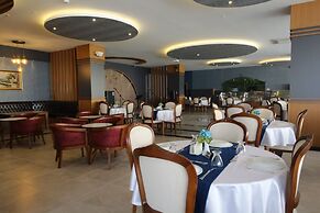 Golden Rose Deluxe Hotel