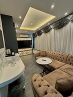 Golden Rose Deluxe Hotel