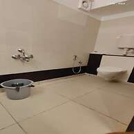 Royal Luxe Business Class Hotel