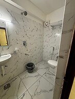 Royal Luxe Business Class Hotel