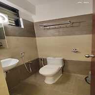 Royal Luxe Business Class Hotel