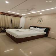 Royal Luxe Business Class Hotel