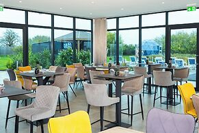 Glass House Retreat