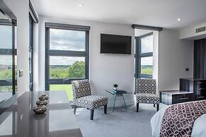 Glass House Retreat