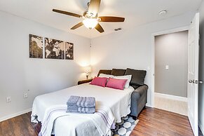Screened Lanai + Fenced Yard: Luxe Orlando Home