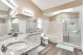 Screened Lanai + Fenced Yard: Luxe Orlando Home