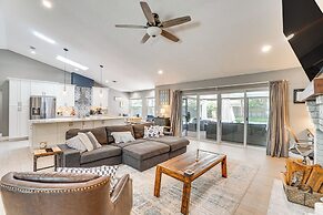 Screened Lanai + Fenced Yard: Luxe Orlando Home