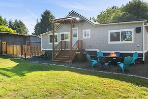 1/2 Mi to Ocean: Copalis Beach Hideaway!