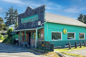 1/2 Mi to Ocean: Copalis Beach Hideaway!