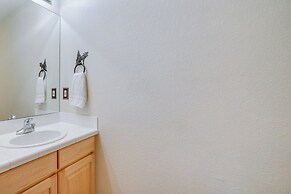 8 Mi to Skiing: Mtn-view Getaway in Frisco!