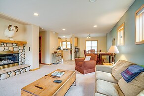 8 Mi to Skiing: Mtn-view Getaway in Frisco!