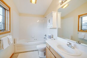 8 Mi to Skiing: Mtn-view Getaway in Frisco!