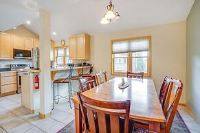 8 Mi to Skiing: Mtn-view Getaway in Frisco!