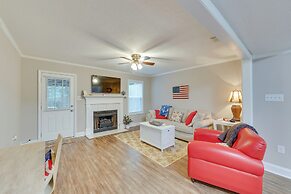 Quaint Augusta Townhome: 3 Mi to the Masters!