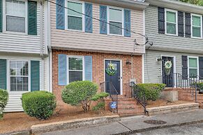 Quaint Augusta Townhome: 3 Mi to the Masters!