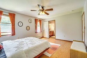 Pool, Yard & Game Room: Family Home in Kunkletown