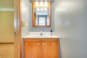 Pool, Yard & Game Room: Family Home in Kunkletown