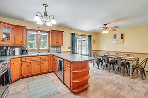 Pool, Yard & Game Room: Family Home in Kunkletown