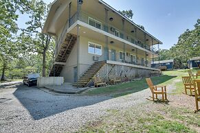 Pool & Dock Access: Apt on Table Rock Lake