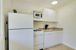 Pool & Dock Access: Apt on Table Rock Lake