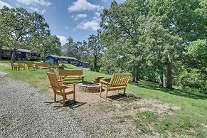 Pool & Dock Access: Apt on Table Rock Lake