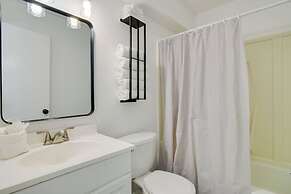 Pool & Dock Access: Apt on Table Rock Lake