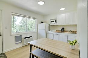 Pool & Dock Access: Apt on Table Rock Lake