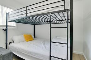 Pool & Dock Access: Apt on Table Rock Lake