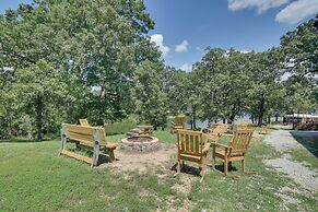 Table Rock Lake Condo: Boat, Fish, Swim!