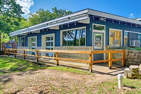 Table Rock Lake Apt w/ Community Dock & Fire Pits!