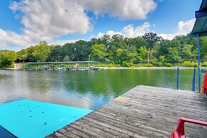 Table Rock Lake Apt w/ Community Dock & Fire Pits!