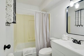 Table Rock Lake Apt w/ Community Dock & Fire Pits!