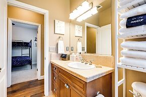 Clovis Retreat w/ Patio & Yard ~ 3 Mi to Old Town!