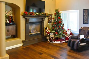 Clovis Retreat w/ Patio & Yard ~ 3 Mi to Old Town!