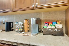 Clovis Retreat w/ Patio & Yard ~ 3 Mi to Old Town!