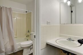 Table Rock Lake Condo: Community Dock & Pool