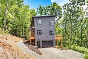 Modern Hiker's Haven w/ Dupont State Forest Views!
