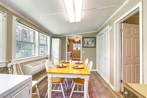 Charming Country Home w/ Yard - 14 Mi to Ole Miss!