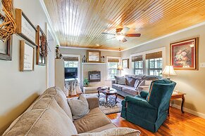 Charming Country Home w/ Yard - 14 Mi to Ole Miss!