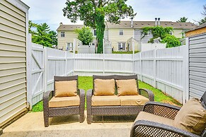 6 Mi to Dtwn: Dog-friendly Clarksville Home!