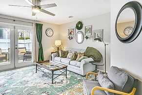 6 Mi to Dtwn: Dog-friendly Clarksville Home!