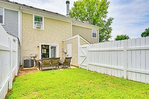 6 Mi to Dtwn: Dog-friendly Clarksville Home!