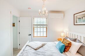 Lakefront Hinsdale Home ~ 10 Mi to Pittsfield!