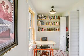 Lakefront Hinsdale Home ~ 10 Mi to Pittsfield!