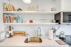 Lakefront Hinsdale Home ~ 10 Mi to Pittsfield!