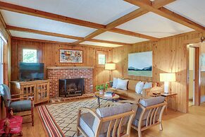 Center Hill Couples Retreat Cabin: Lake View, Deck