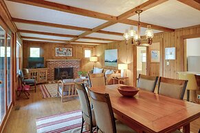 Center Hill Couples Retreat Cabin: Lake View, Deck