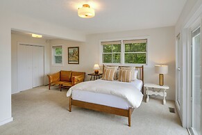 Center Hill Couples Retreat Cabin: Lake View, Deck